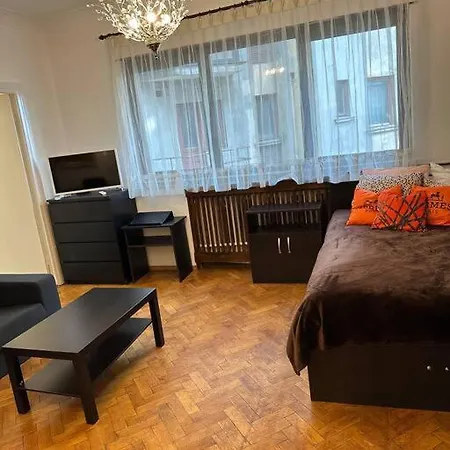 Orange Place -central * Bukarest